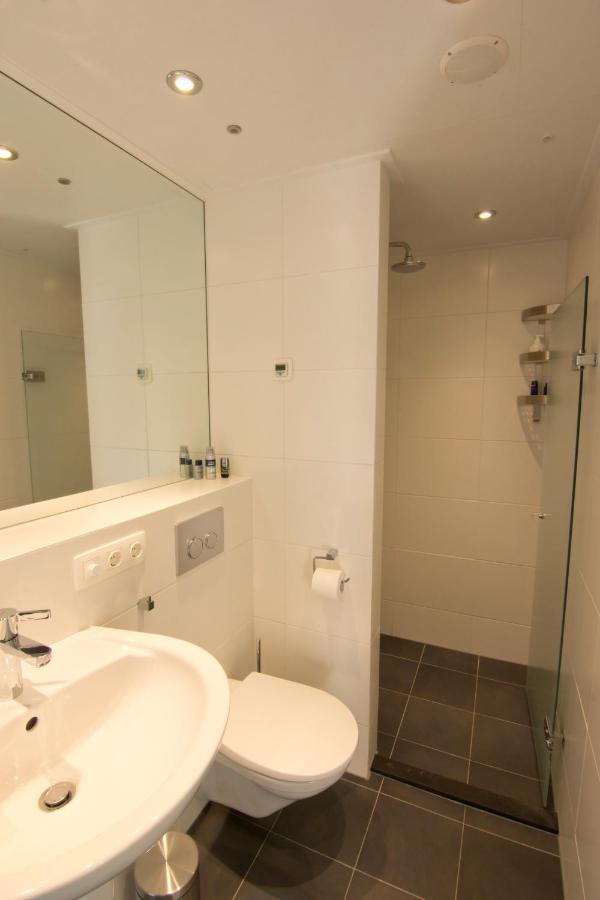 B&B Pompgebouw Aan De Rijn Tolkamer Luaran gambar