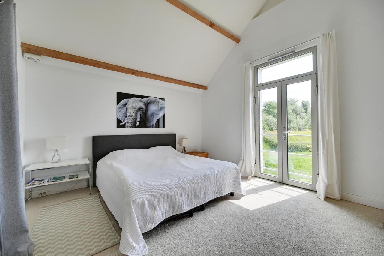 B&B Pompgebouw Aan De Rijn Tolkamer Luaran gambar